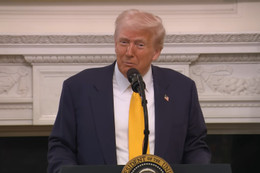 Ông Trump 'nói đùa' về chấm dứt xung đột, Ukraine cảnh báo nguy cơ hạt nhân